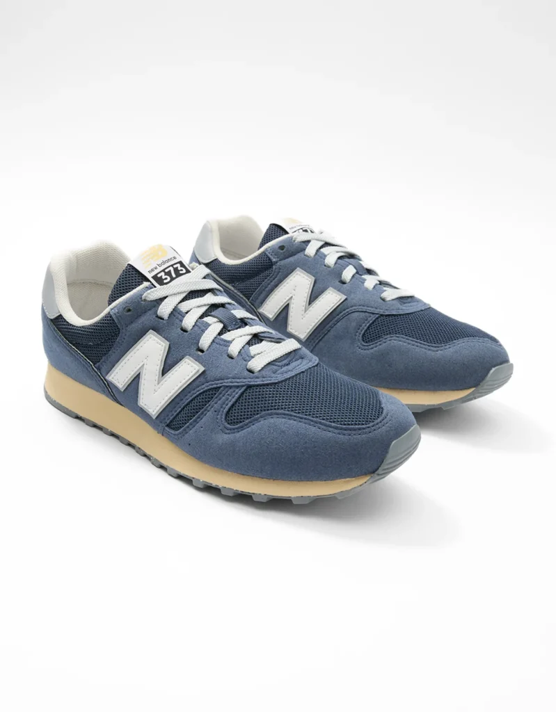 Cores que combinam com azul: combinações que vale a pena experimentar 7 tenis new balance azul | Blog Shoulder