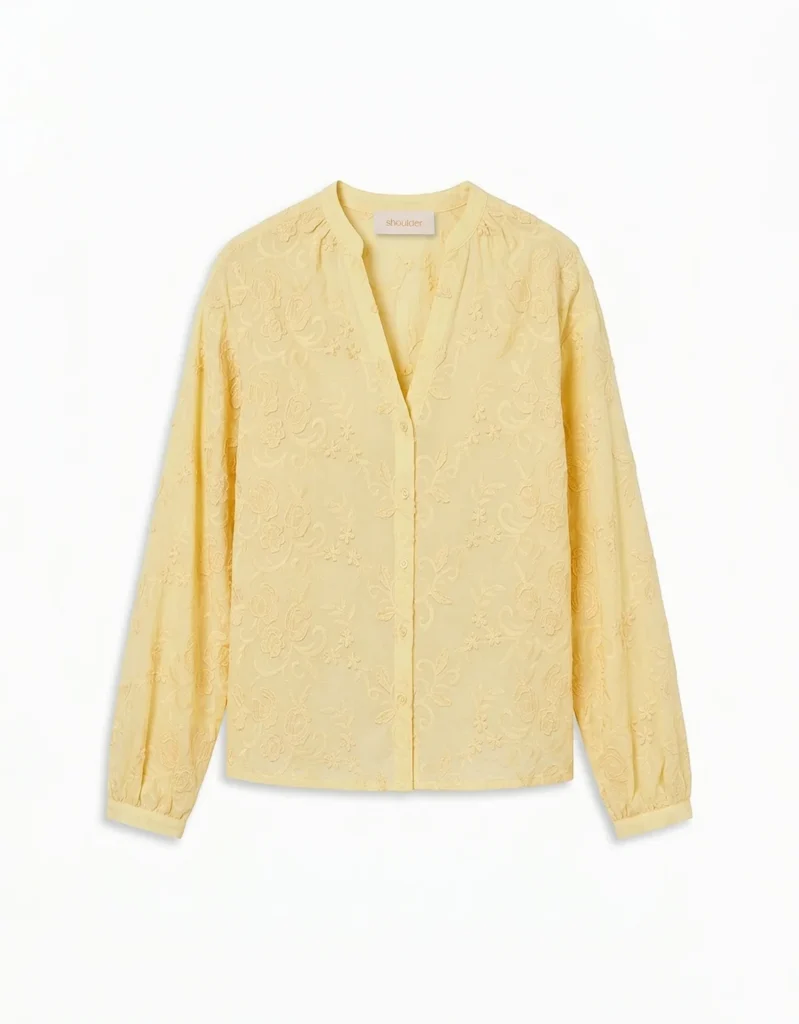 3 jeitos de usar calça de linho branca no verão 17 blusa ampla bordado amarelo manteiga | Blog Shoulder