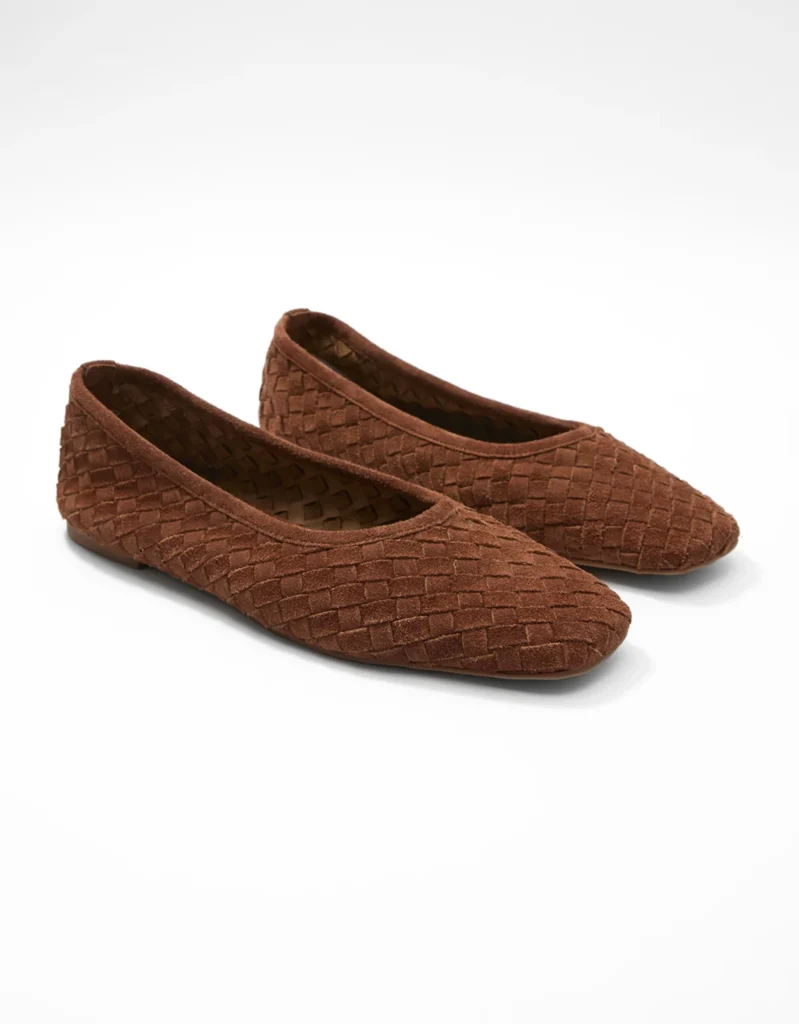 3 jeitos de usar calça de linho branca no verão 22 sapatilha camurca tresse | Blog Shoulder